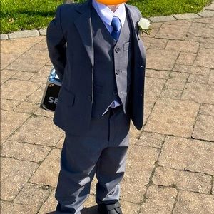 Toddler boy Formal Suit -3T gray w/ dress shoes.